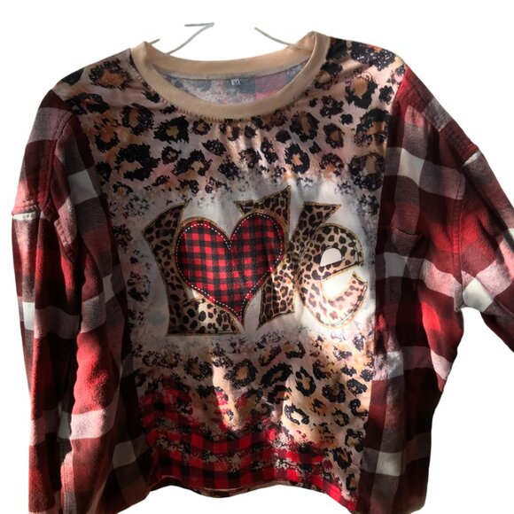Reworked Flannel Shirt Plus Size: Upcycled Oversized Love Graphics Patchwork Tee - Picture 8 of 10